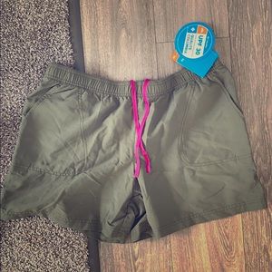 Columbia hiking shorts. New with all tags.